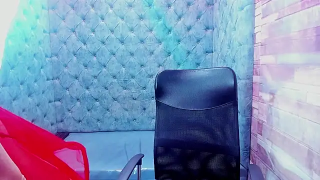 Agatha Leon  online show from 03/13/26, 07:20