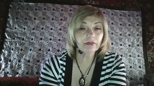 Lia Ray online show from 12/18/25, 08:59