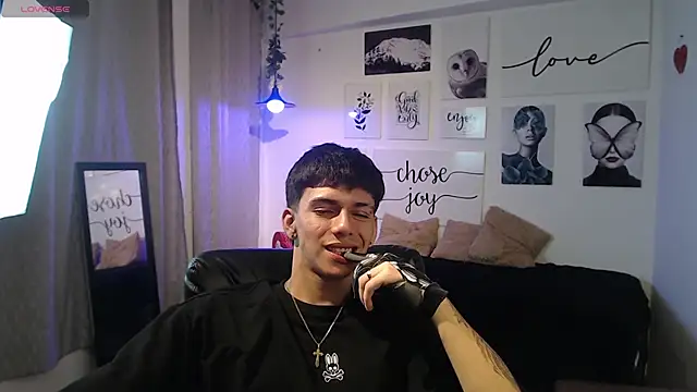 AmethystShadow17 online show from 03/14/26, 08:03