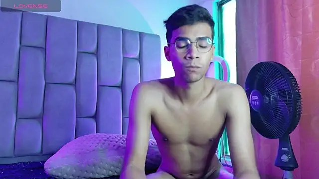 Desire4Duo online show from 04/23/26, 12:29