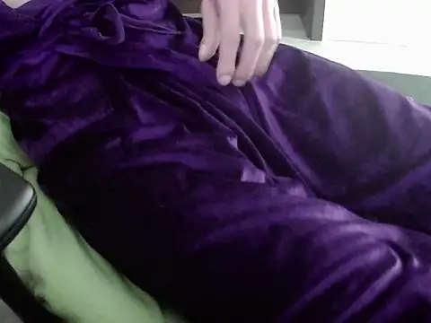 Snapshot of Batboy94 chatting on 10/24/25, 07:32 Batboy94 online show from 10/24/25, 07:32