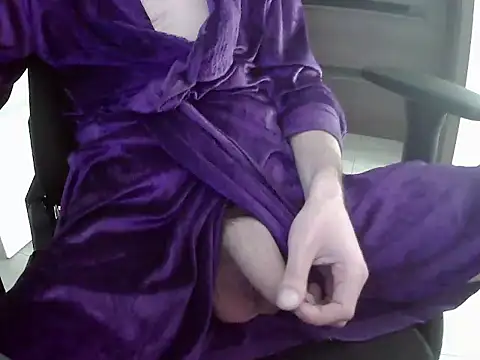 Snapshot of Batboy94 chatting on 11/15/25, 10:59 Batboy94 online show from 11/15/25, 10:59