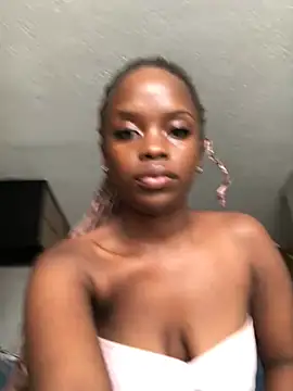 Snapshot of TinyThick chatting on 01/19/26, 01:37 TinyThick online show from 01/19/26, 01:37