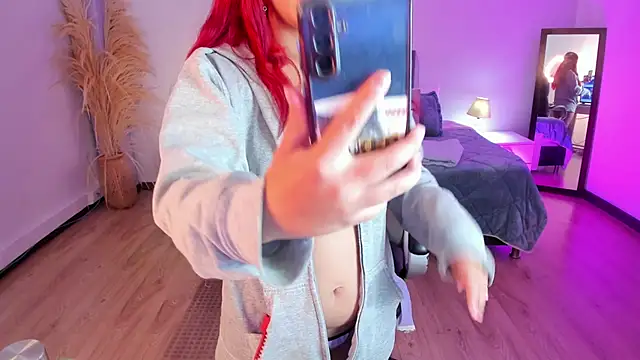 Cat  Moon   online show from 04/08/26, 07:36