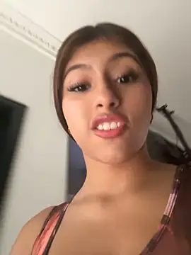 dafne17  online show from 05/21/26, 12:56