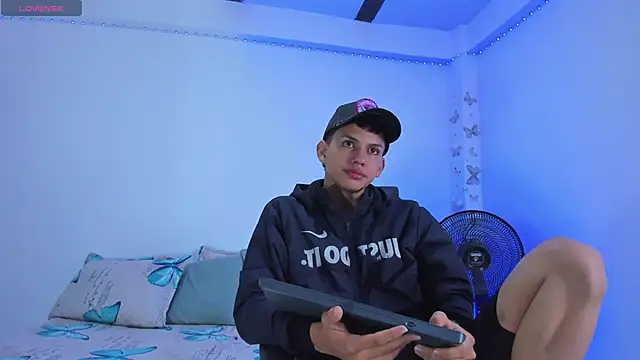 Axel Cody  online show from 10/19/25, 11:44