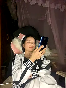 Listen-ly online show from 12/18/25, 05:19