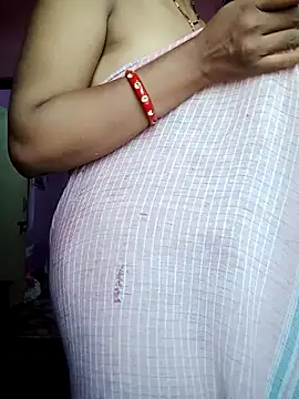 Snapshot of Juhi512 chatting on 11/04/25, 04:11 Juhi512 online show from 11/04/25, 04:11