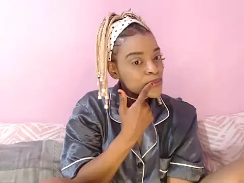 fifiqueen25 online show from 10/26/25, 02:34