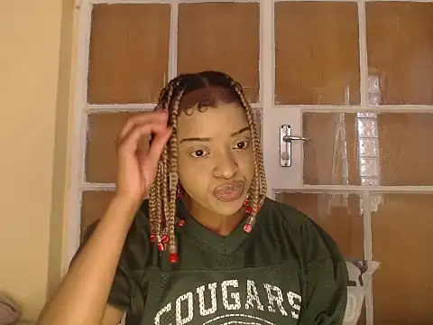 fifiqueen25 online show from 11/19/25, 03:34