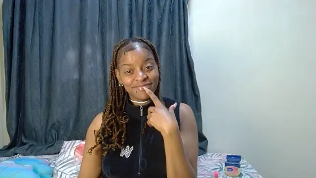 fifiqueen25 online show from 04/05/26, 06:54