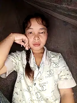 Snapshot of Nguyet2k4 chatting on 10/16/25, 02:12 Nguyet2k4 online show from 10/16/25, 02:12