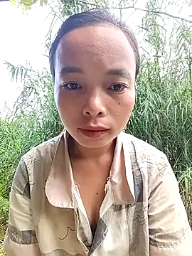 Snapshot of Nguyet2k4 chatting on 10/19/25, 12:22 Nguyet2k4 online show from 10/19/25, 12:22