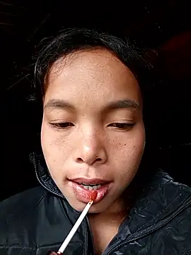 Snapshot of Nguyet2k4 chatting on 10/21/25, 02:01 Nguyet2k4 online show from 10/21/25, 02:01