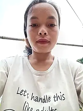 Snapshot of Nguyet2k4 chatting on 10/27/25, 02:04 Nguyet2k4 online show from 10/27/25, 02:04