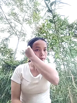 Snapshot of Nguyet2k4 chatting on 11/28/25, 09:23 Nguyet2k4 online show from 11/28/25, 09:23