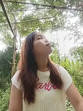 Snapshot of Nguyet2k4 chatting on 07/18/26, 12:37 Nguyet2k4 online show from 07/18/26, 12:37