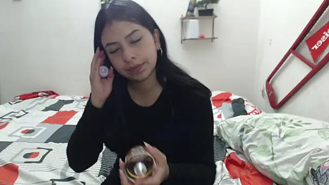 Lya Hall  online show from 02/13/26, 11:45