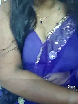 Snapshot of Nikitha_telugu chatting on 10/15/25, 06:13 Nikitha telugu online show from 10/15/25, 06:13