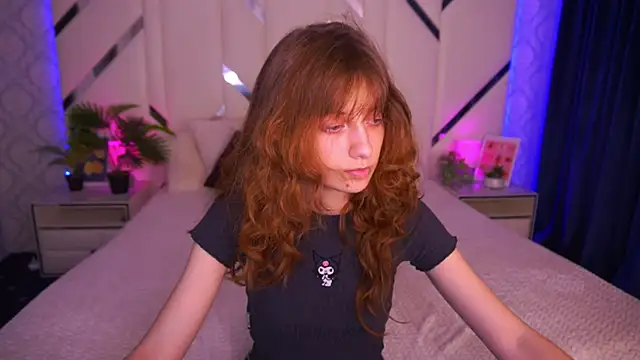 CuteeFoxy online show from 10/27/25, 02:21