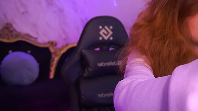 CuteeFoxy online show from 12/19/25, 02:24