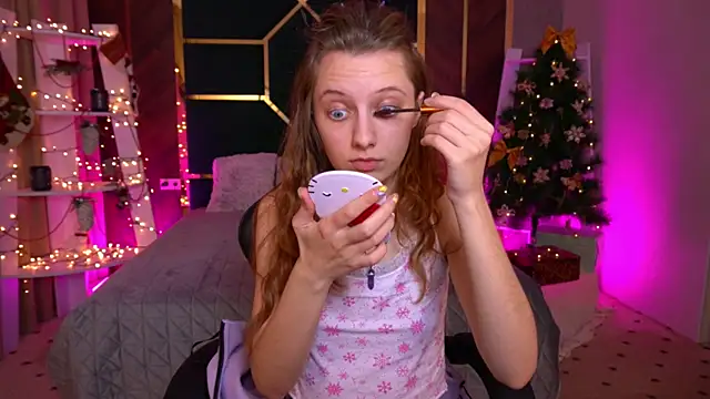 CuteeFoxy online show from 12/22/25, 02:36