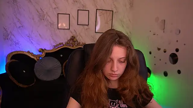 Snapshot of CuteeFoxy chatting on 05/26/26, 12:56 CuteeFoxy online show from 05/26/26, 12:56