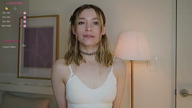 Snapshot of StarryMary chatting on 10/22/25, 09:03 StarryMary online show from 10/22/25, 09:03