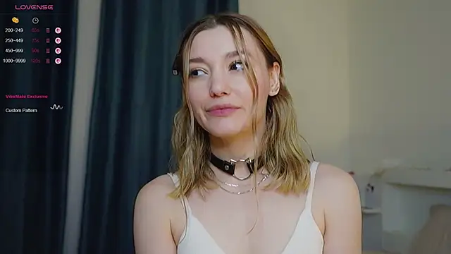 Snapshot of StarryMary chatting on 10/30/25, 09:04 StarryMary online show from 10/30/25, 09:04