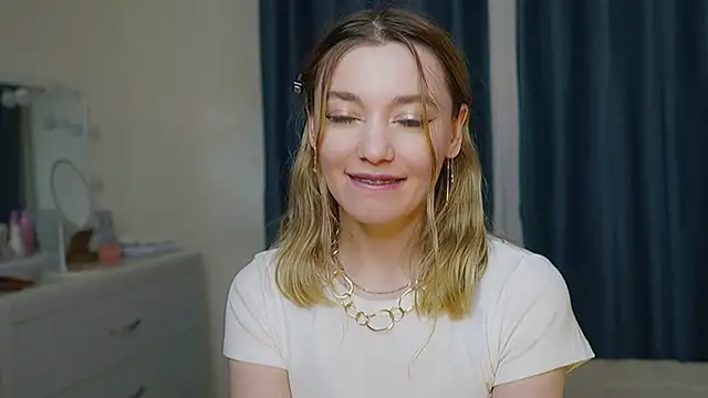 Snapshot of StarryMary chatting on 11/24/25, 09:03 StarryMary online show from 11/24/25, 09:03