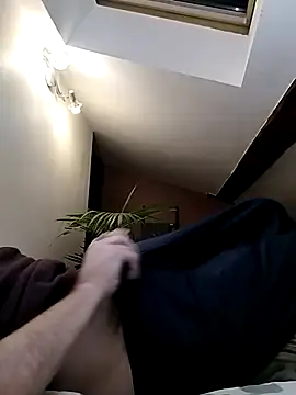 nicolaspgarnier online show from 11/28/25, 05:26