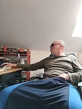 nicolaspgarnier online show from 04/04/26, 02:25