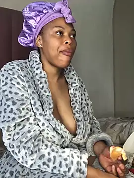 Bubbles156 online show from 04/22/26, 06:49