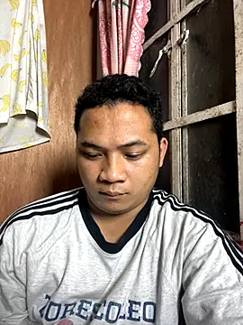 Snapshot of littleredbunny27 chatting on 10/14/25, 12:06 littleredbunny27 online show from 10/14/25, 12:06