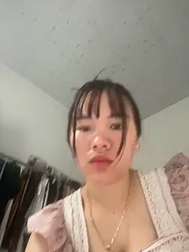 Snapshot of hanaa-show chatting on 10/28/25, 01:09 hanaa-show online show from 10/28/25, 01:09