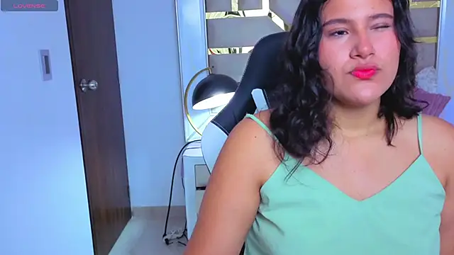 luna jonezz online show from 11/19/25, 11:21