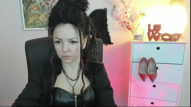 Mollybloom40 online show from 02/05/26, 07:57