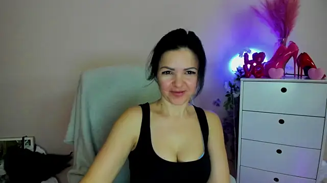 Mollybloom40 online show from 04/03/26, 08:34