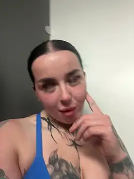 lucycoxxoxo online show from 05/15/26, 10:50