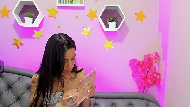 Snapshot of Laskhmi_ chatting on 10/30/25, 12:28 Laskhmi online show from 10/30/25, 12:28