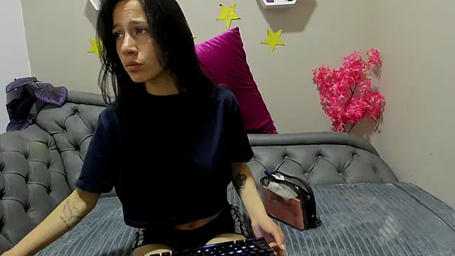 Snapshot of Laskhmi_ chatting on 11/07/25, 01:44 Laskhmi online show from 11/07/25, 01:44