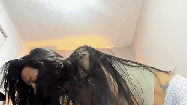 Snapshot of Laskhmi_ chatting on 11/14/25, 01:10 Laskhmi online show from 11/14/25, 01:10