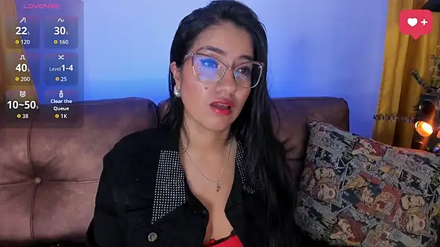 charlhot  online show from 11/22/25, 12:37