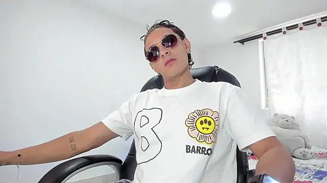 Snapshot of Hayden_Boy_ chatting on 10/16/25, 01:45 Hayden Boy online show from 10/16/25, 01:45