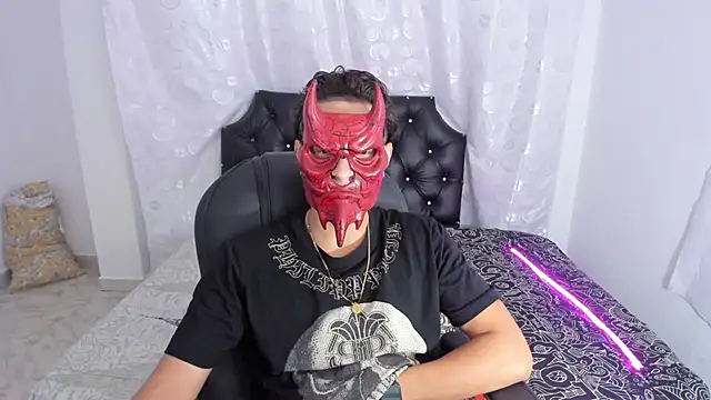 Snapshot of Hayden_Boy_ chatting on 10/31/25, 01:01 Hayden Boy online show from 10/31/25, 01:01