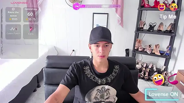 Snapshot of Hayden_Boy_ chatting on 11/21/25, 07:01 Hayden Boy online show from 11/21/25, 07:01