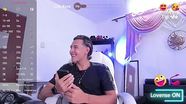 Snapshot of Hayden_Boy_ chatting on 11/25/25, 07:03 Hayden Boy online show from 11/25/25, 07:03