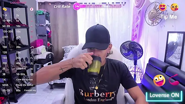 Snapshot of Hayden_Boy_ chatting on 12/02/25, 06:03 Hayden Boy online show from 12/02/25, 06:03