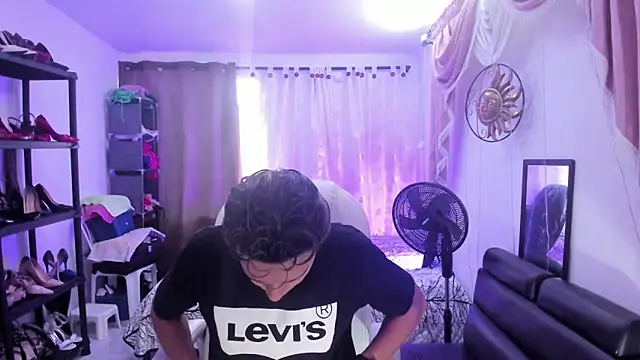 Snapshot of Hayden_Boy_ chatting on 12/05/25, 07:21 Hayden Boy online show from 12/05/25, 07:21