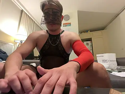 dicsucerboy77 online show from 04/14/26, 11:00